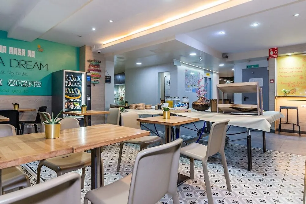 Sun & Moon Hostel Barselona