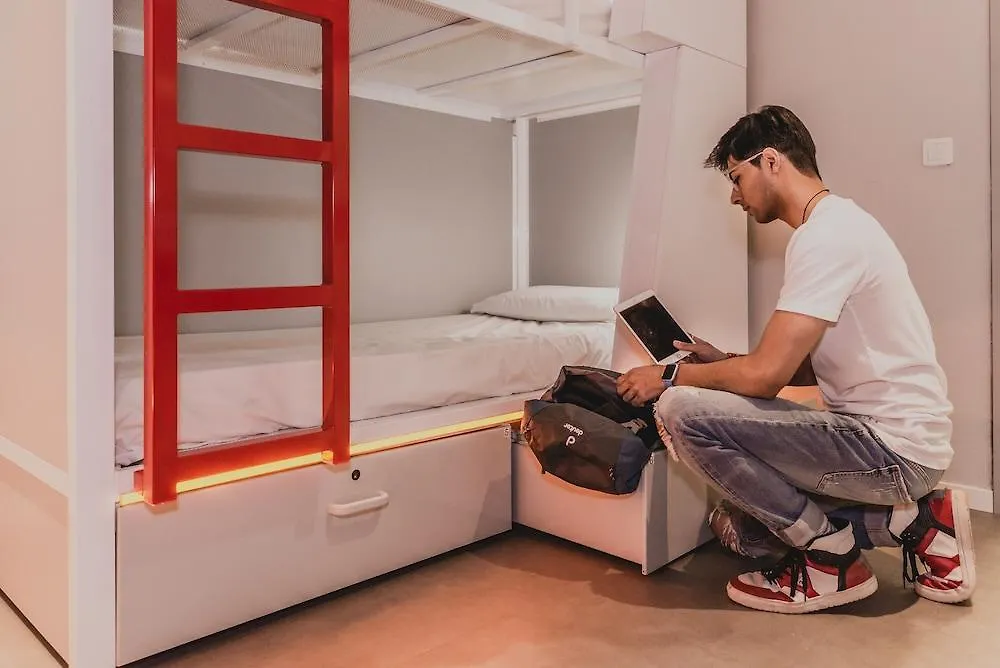 Sun & Moon Hostel Barselona 0*,  İspanya