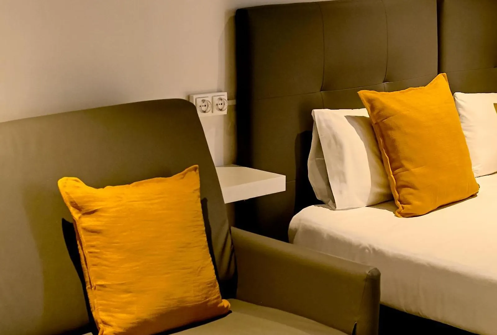 Sun & Moon Hostel Barcelona