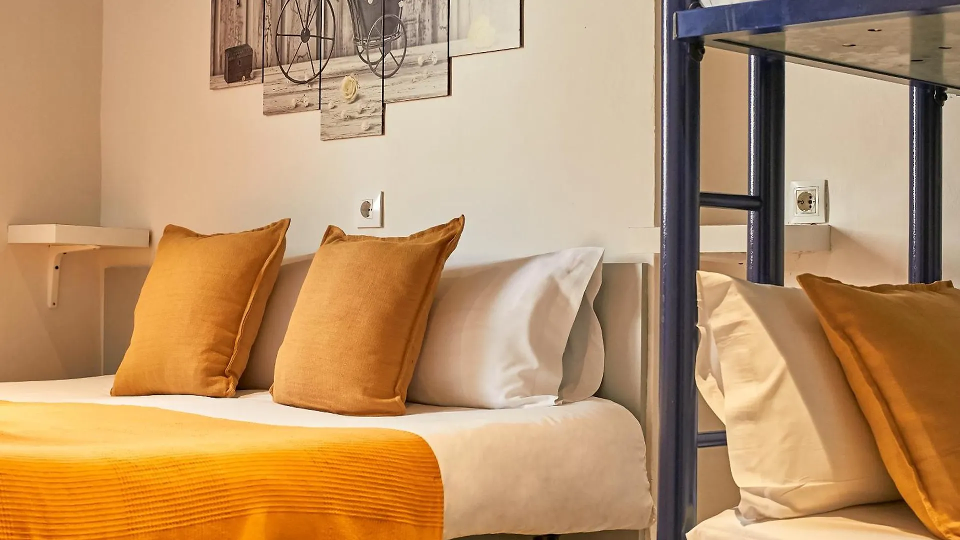 Sun & Moon Hostel Barselona