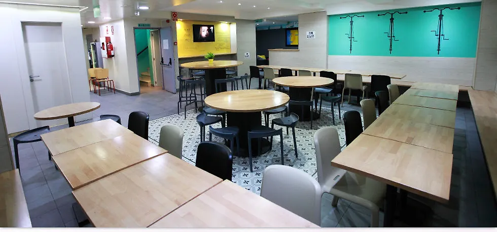 Sun & Moon Hostel Barcelona Spain