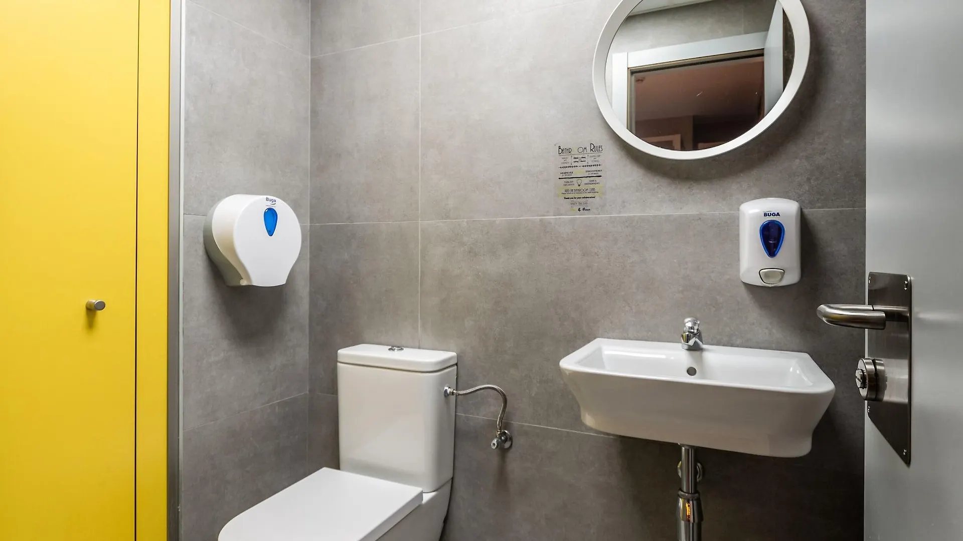 Sun & Moon Hostel Barcelona Spain
