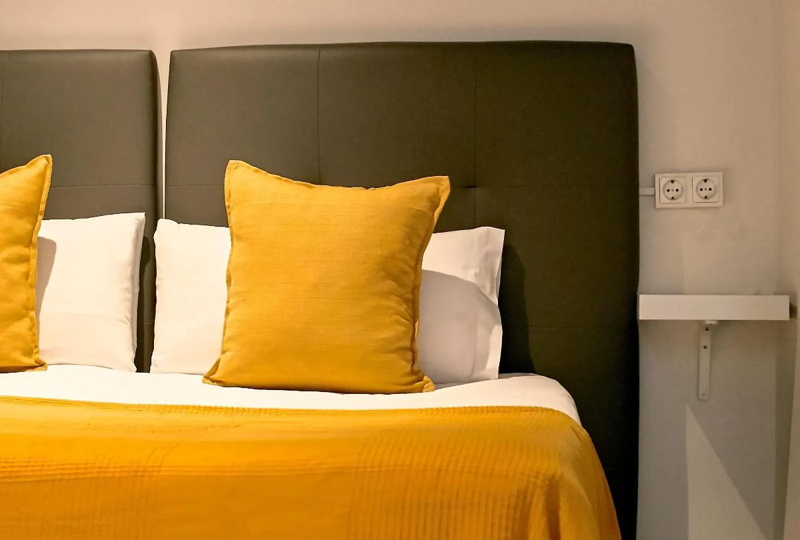 Sun & Moon Hostel Barcelona