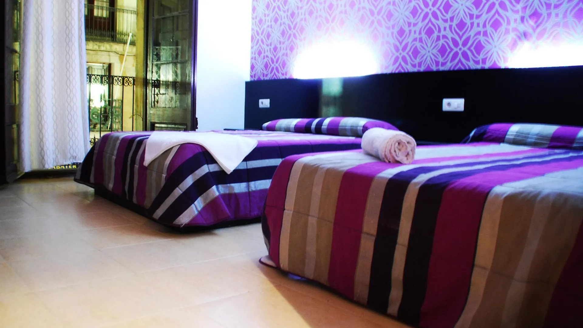 Sun & Moon Hostel Barcelona 0*,  Spain