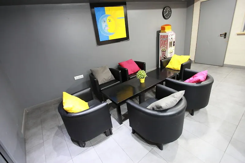 Sun & Moon Hostel Barcelona