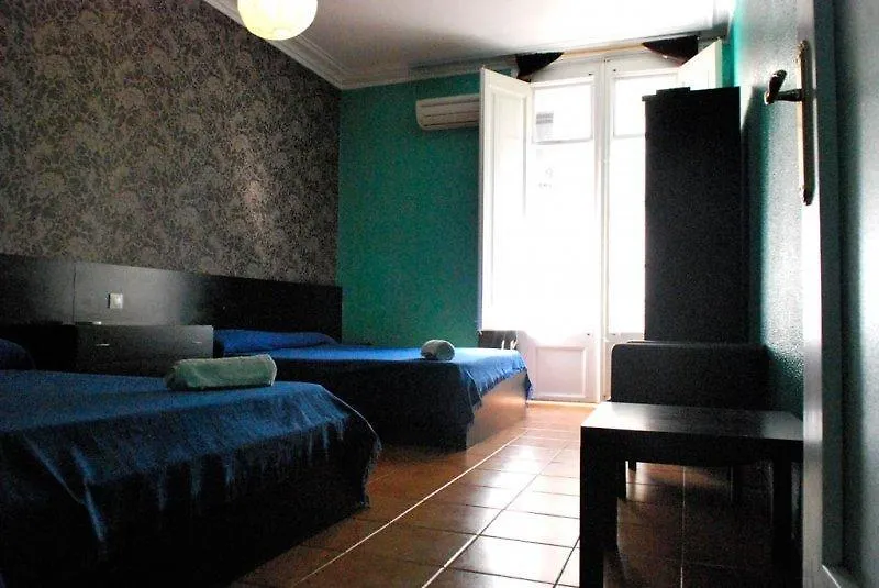 Sun & Moon Hostel Barcelona